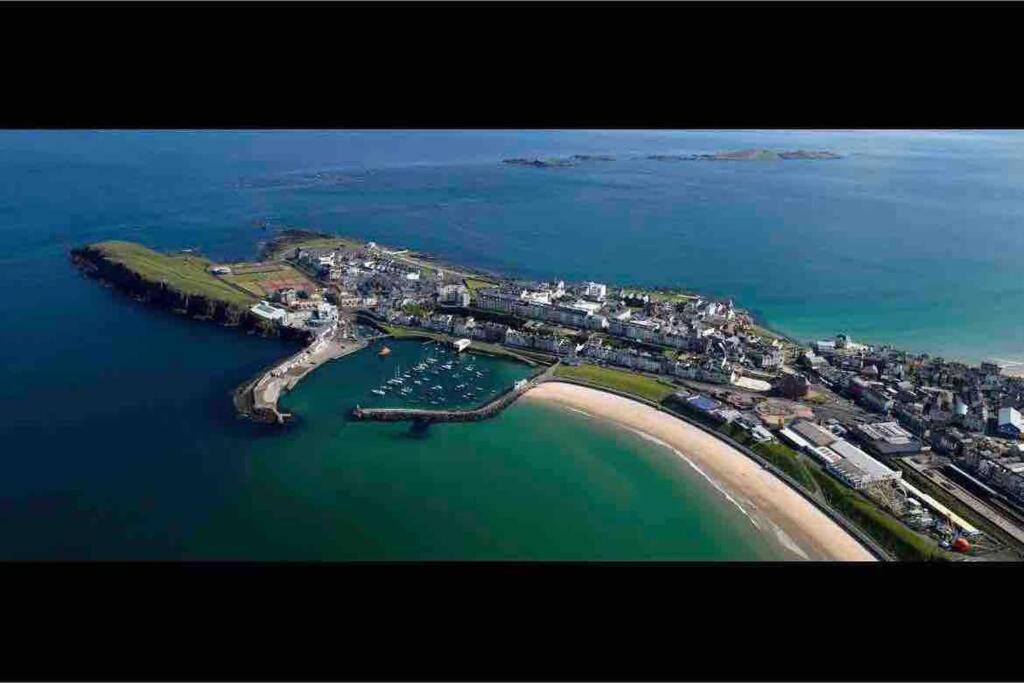 Luxurious Beach Front Apartment In Portrush Bagian luar foto