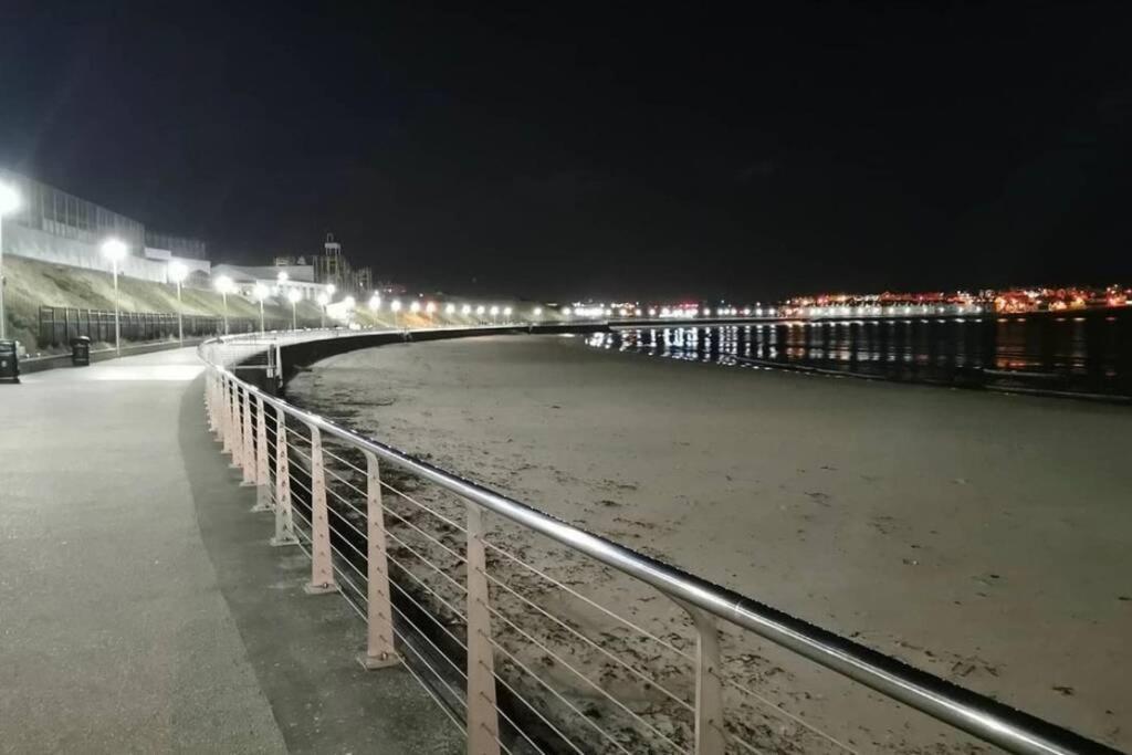 Luxurious Beach Front Apartment In Portrush Bagian luar foto