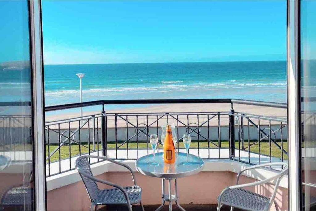 Luxurious Beach Front Apartment In Portrush Bagian luar foto