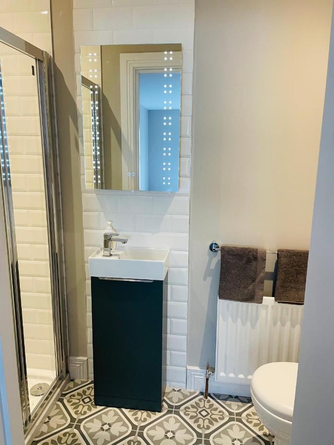 Luxurious Beach Front Apartment In Portrush Bagian luar foto